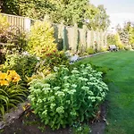 Center Garden