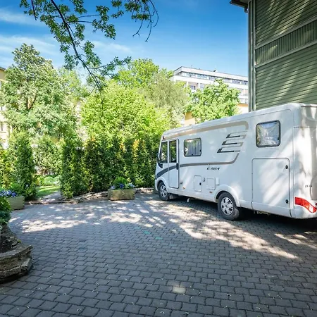 キャンプ場 シティー センター ガーデン キャンピング *