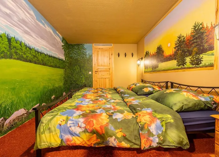 אתר קמפינג Center Garden *