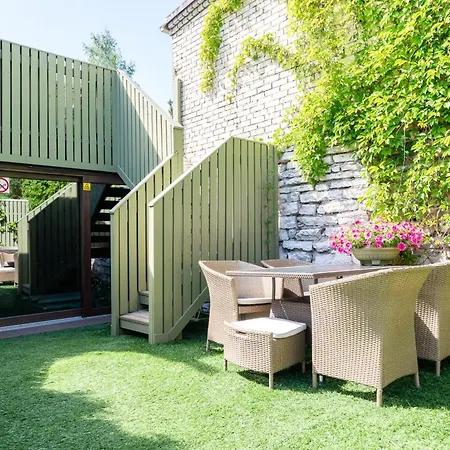 אתר קמפינג Center Garden טאלין