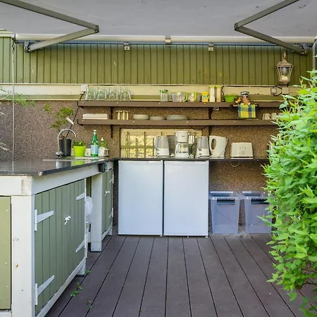 אתר קמפינג Center Garden טאלין